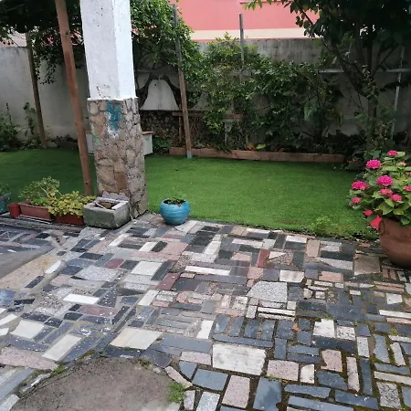 Planta Baja De Casa Con Patio * Виго
